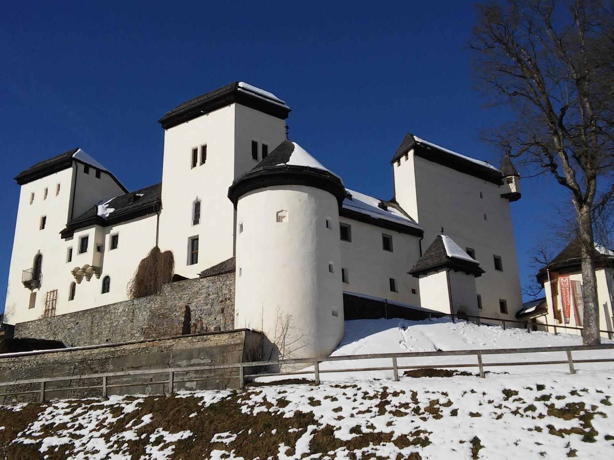 Luxurious Mansion In Goldegg Near Skiing Area 외부 사진